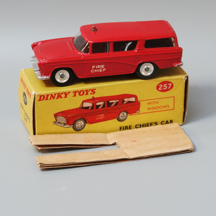 Dinky 257 Fire Chiefs car