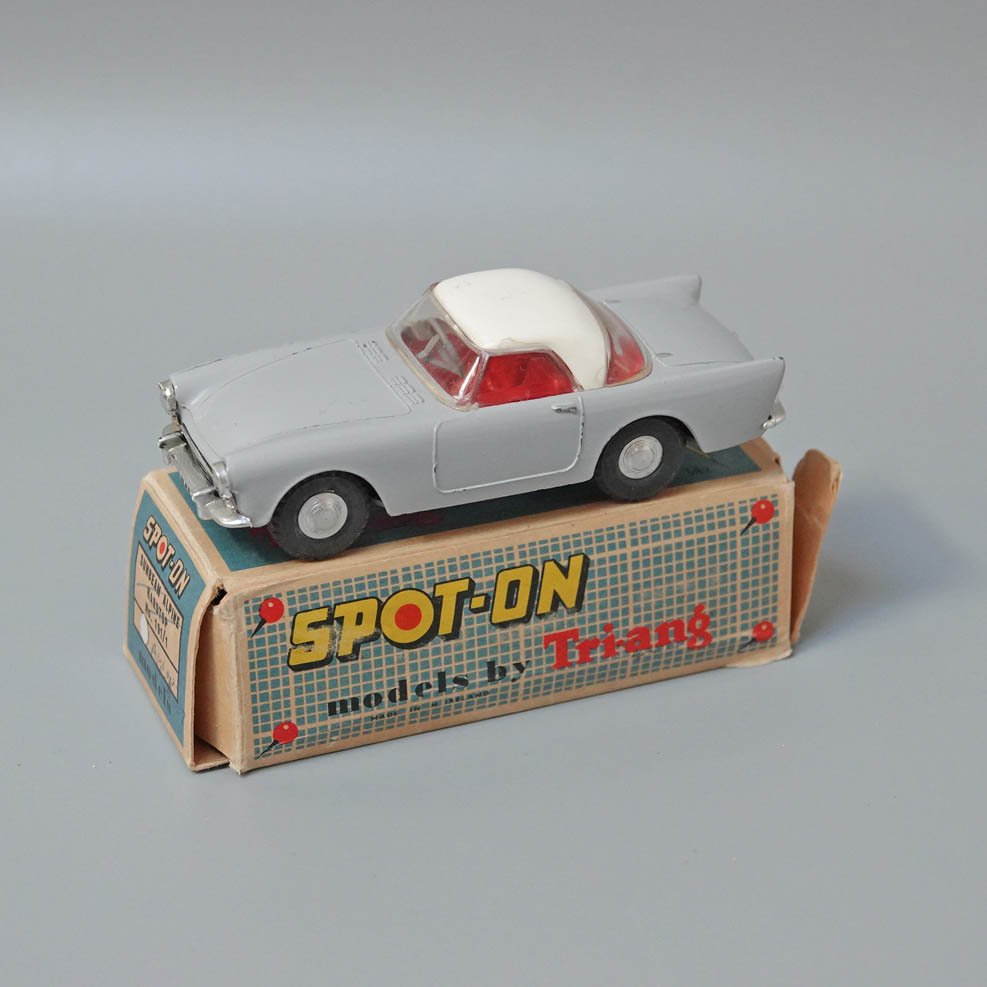 Spot-on 191/1 Sunbeam Alpine hardtop in light grey white roof