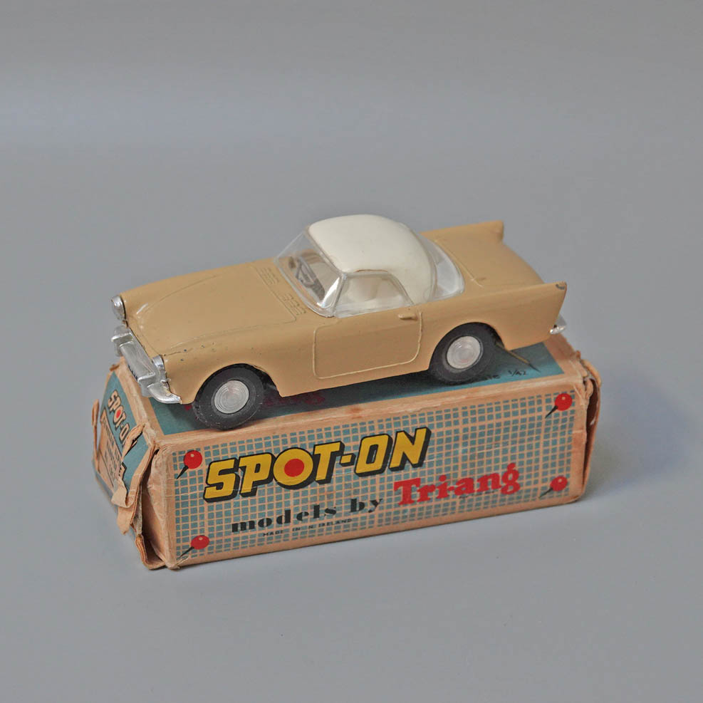 Spot-on 191/1 Sunbeam Alpine hardtop in tan white roof (Scarce)