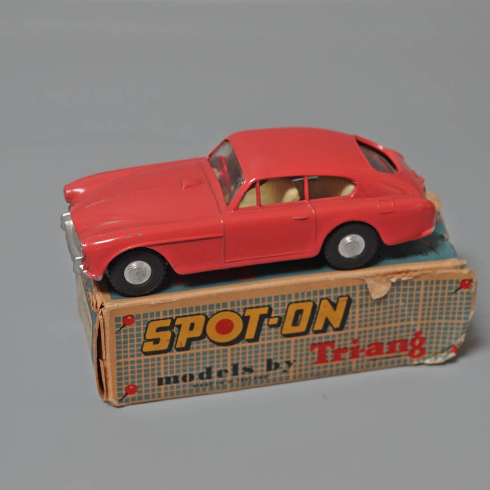 Spot-on 113 Aston Martin DB mk 3 salmon pink (scarce)