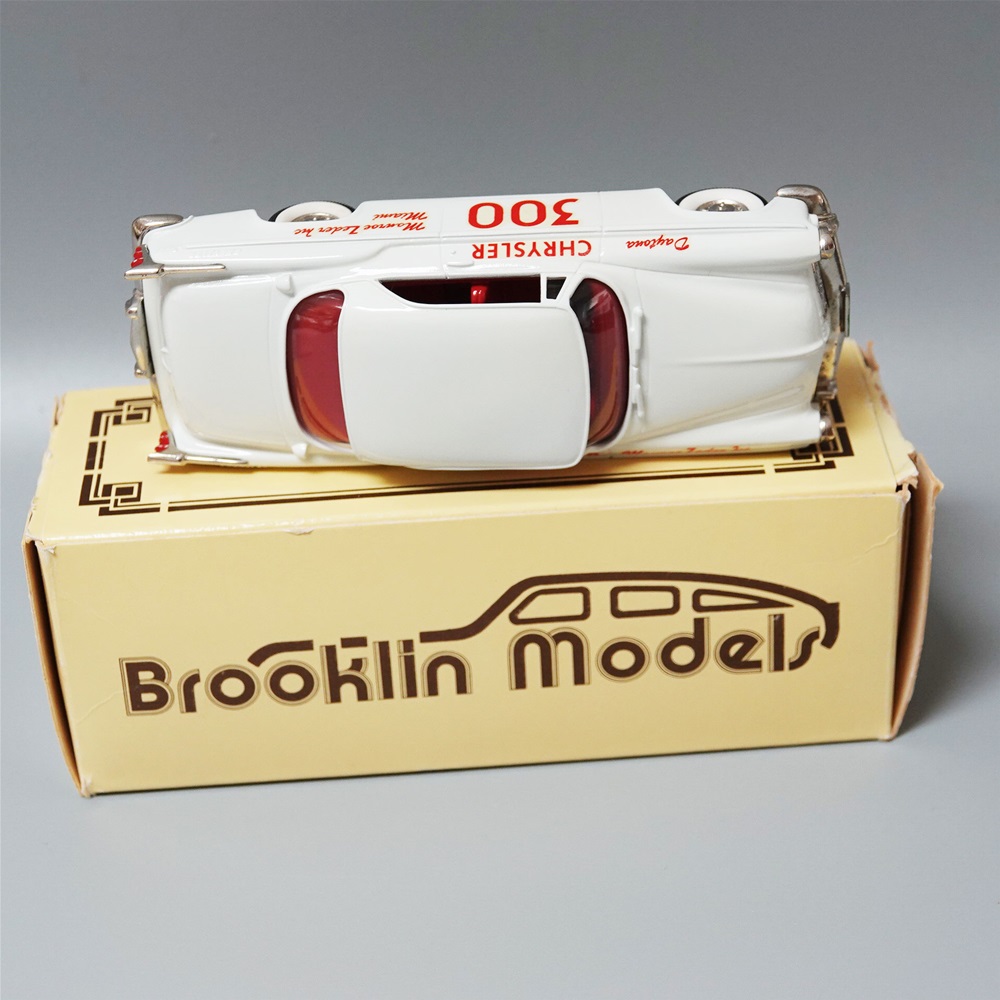 Miniature Brooklin 1/43 – Chrysler C300 Hardtop Coupé Rouge De 1955 (proche Neuf, Boîte)