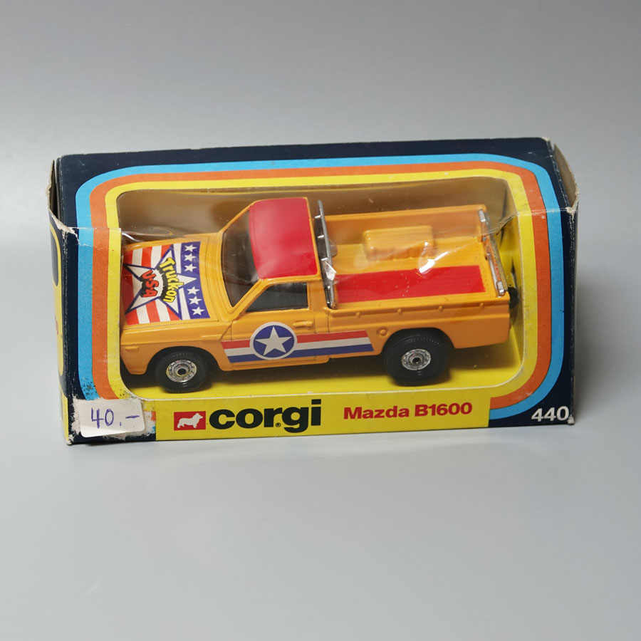 Corgi 440 Mazda B1600