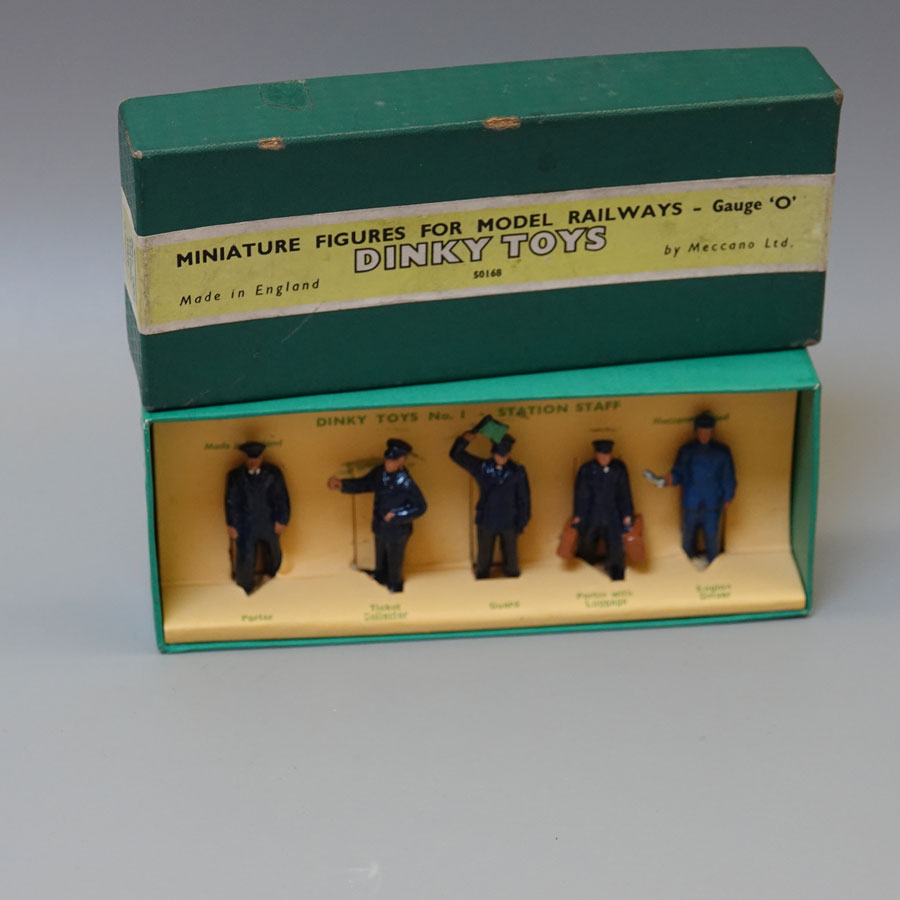 Dinky No.001 Station staff miniature figures