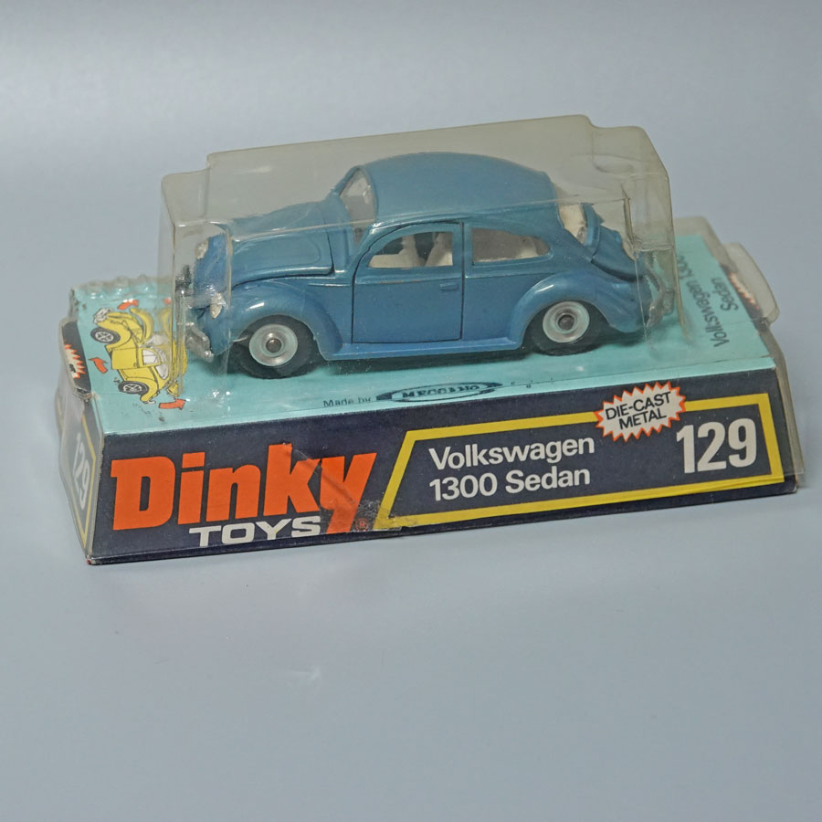 Dinky 129 Volkswagen 1300 sedan metallic blue