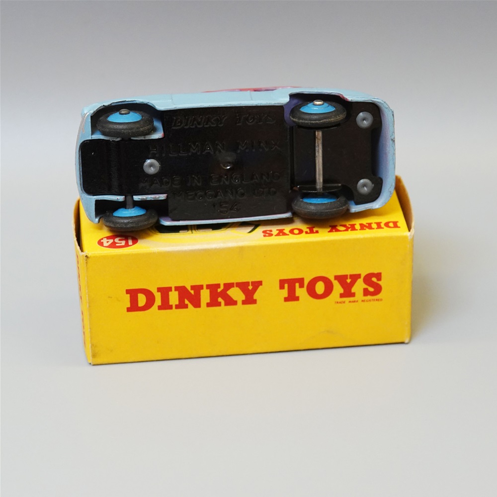 Dinky 154 Hillman Minx saloon pink & blue