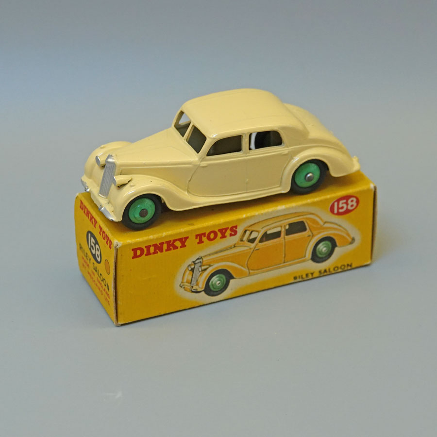 Dinky 158/40a Riley Saloon Cream Box 1