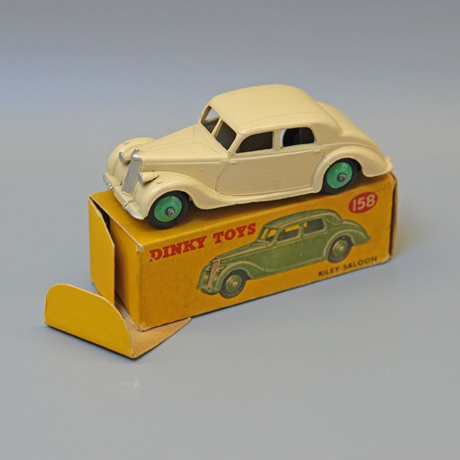 Dinky 158/40a Riley Saloon Cream