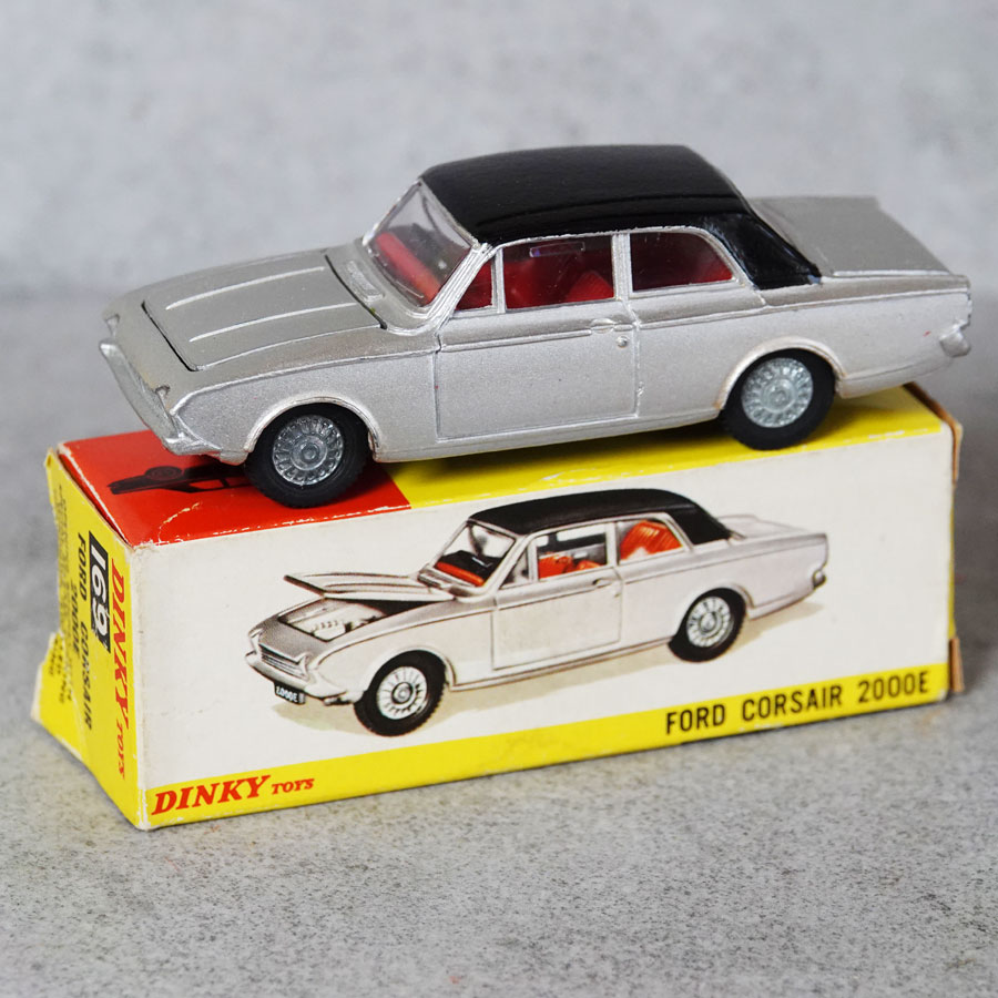 Dinky 169 Ford Corsair 2000E Silver & Black