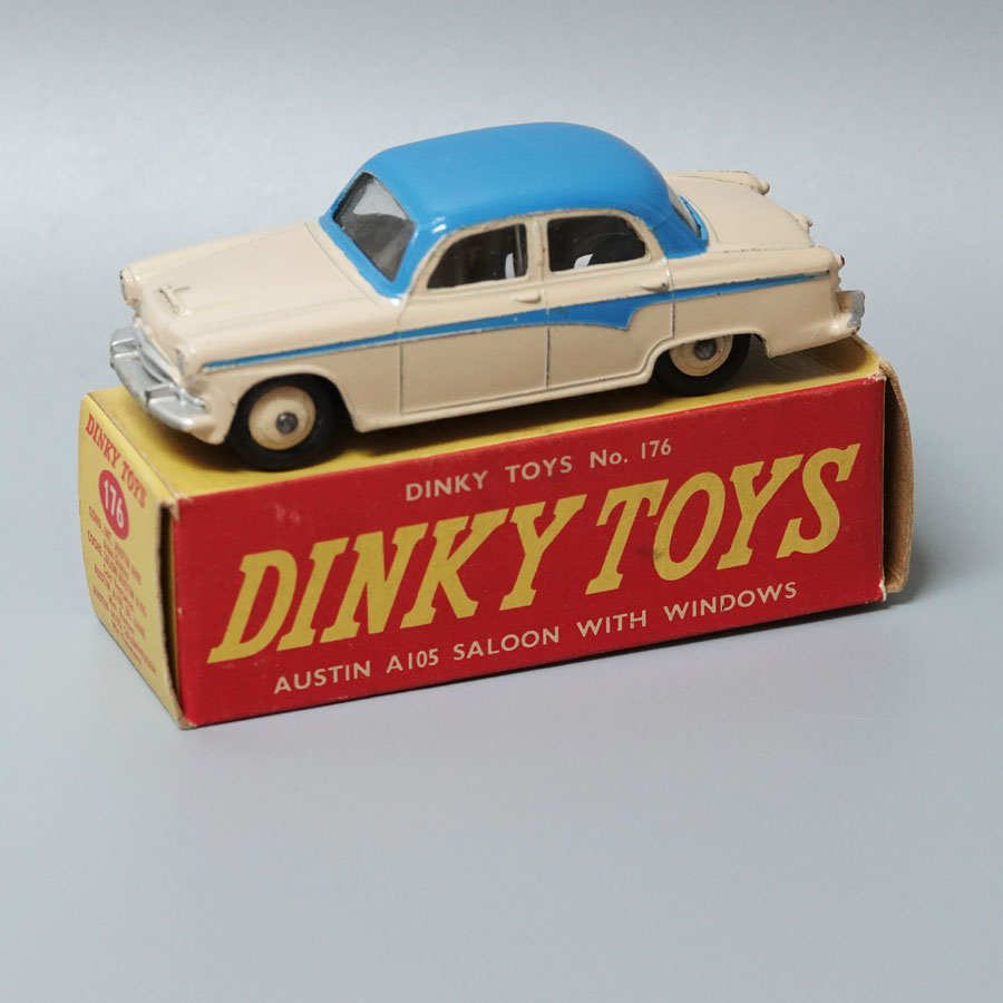 Dinky 176 Austin A105 Saloon cream-mid blue flash & roof