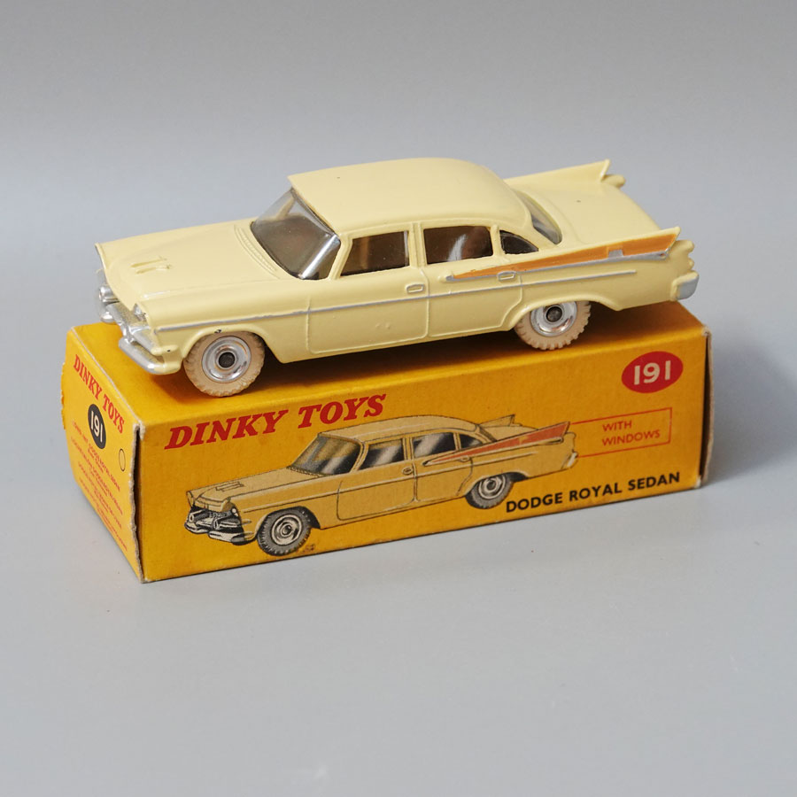 Dinky 191 Dodge Royal Sedan dark picture box