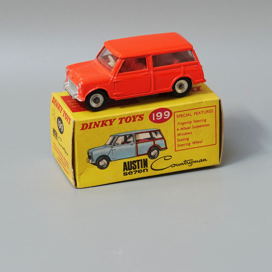 Dinky 199 Austin 7 countryman Fluorescent orange without oblong label