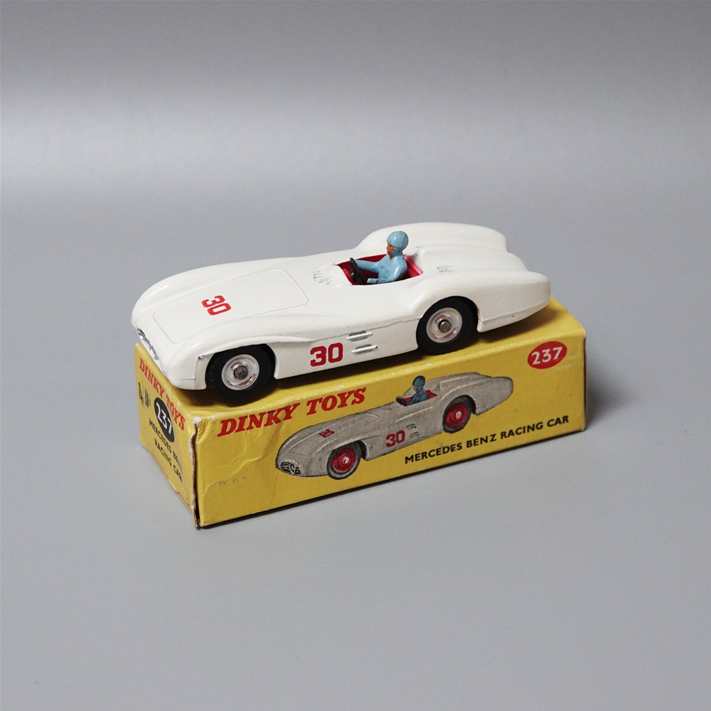 Dinky 237 Mercedes Benz racing car white blue driver