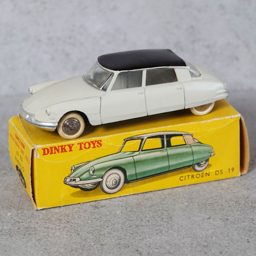 Dinky 24cp Citroen DS19 in Ivory Aubergine Roof