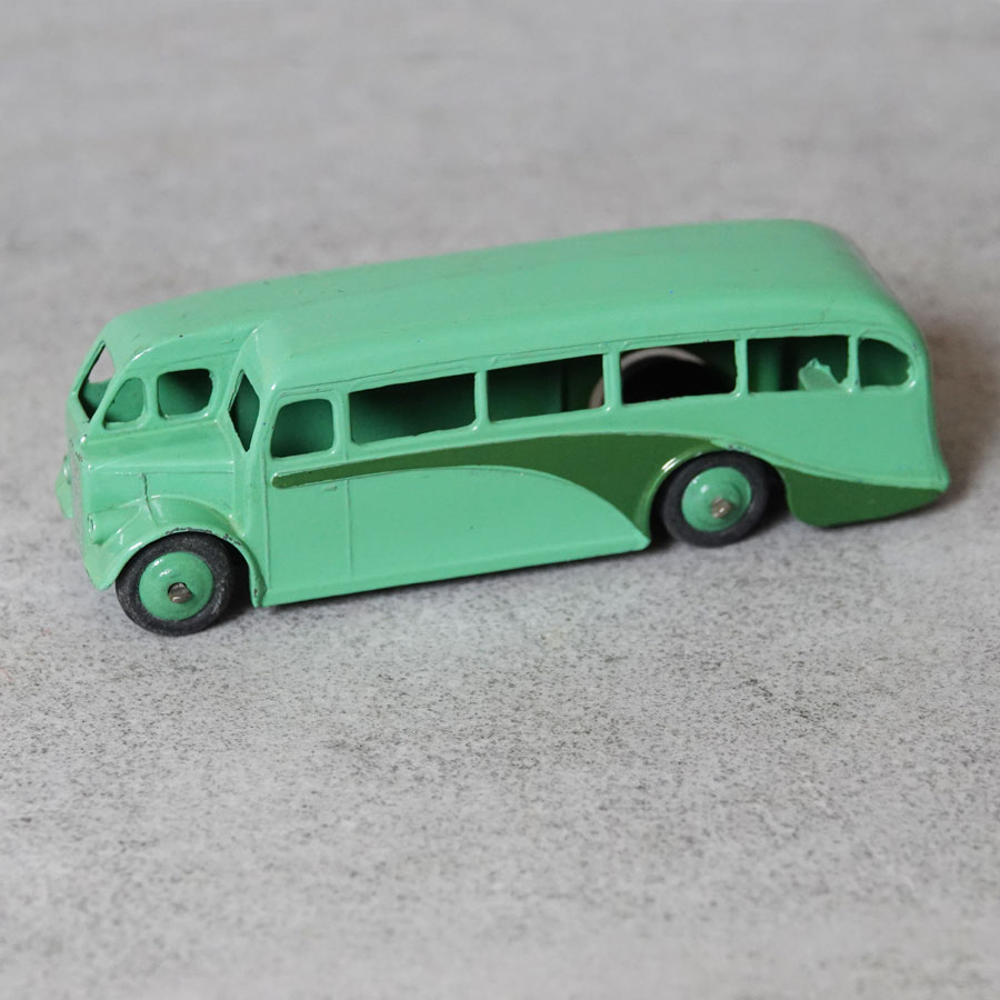 Dinky 29E Single Deck Bus Bright green with green hubs