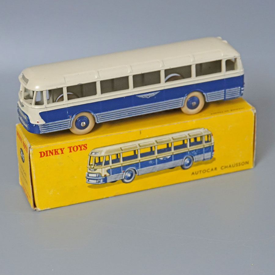 Dinky 29F Autocar Chausson blue white tyres