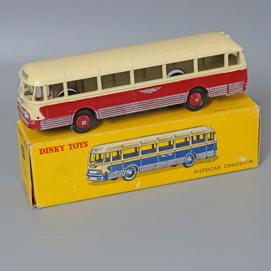 Dinky 29F Autocar Chausson Cream and red 