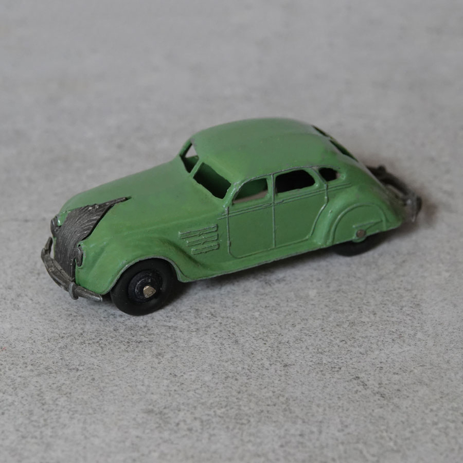 Dinky 30A Chrysler Airflow Saloon green black hubs