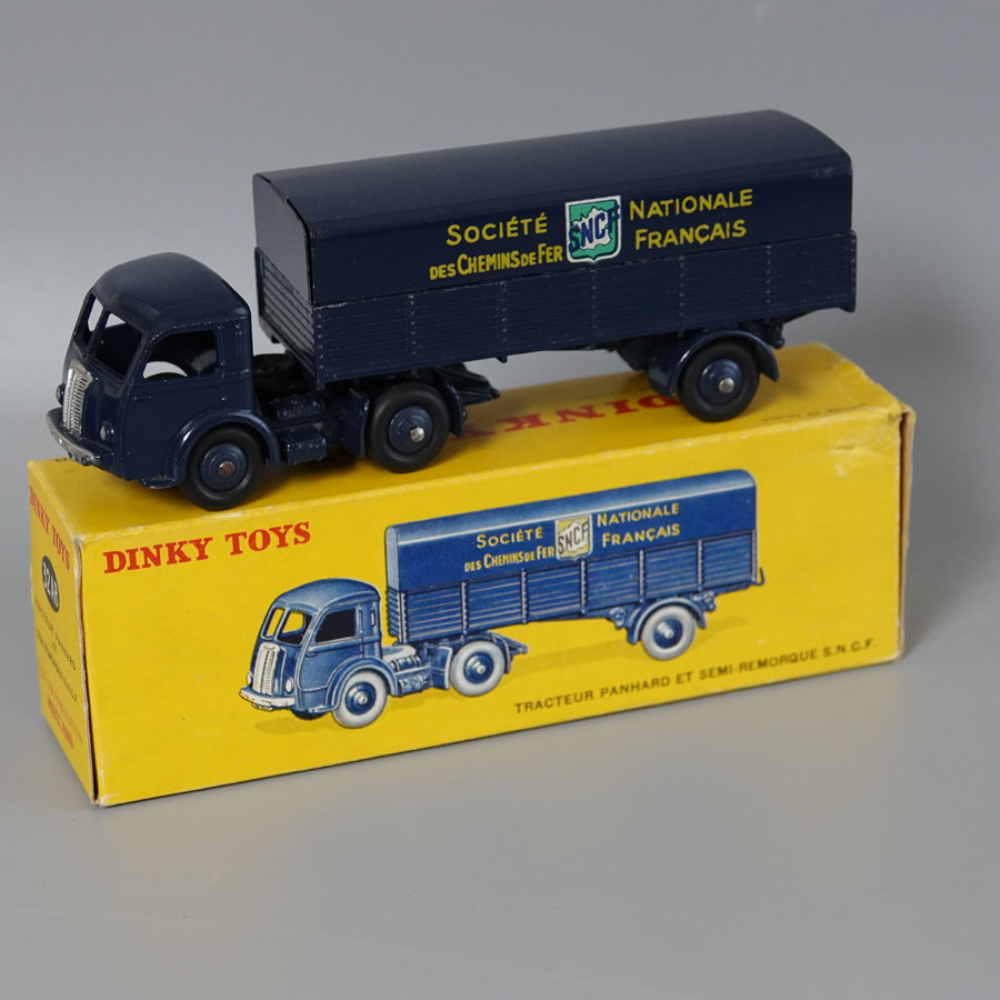 Dinky 32AB Panhard Articulated Lorry S.N.C.F Thick lettering