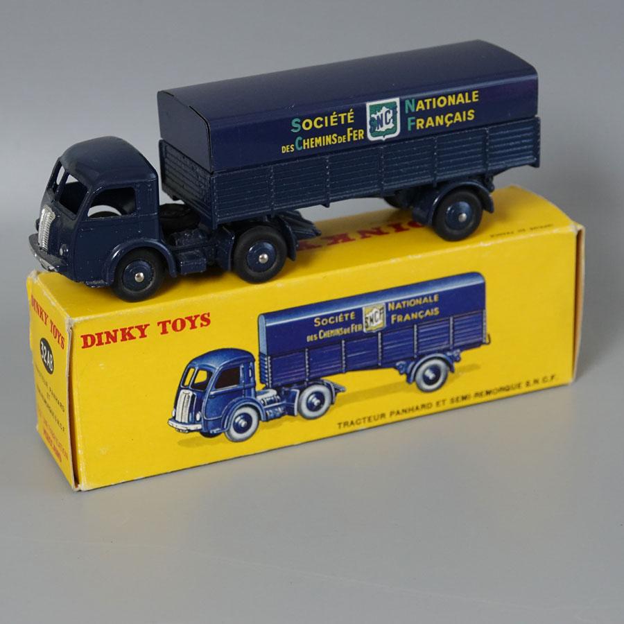 Dinky 32AB Panhard Articulated Lorry S.N.C.F Thin lettering