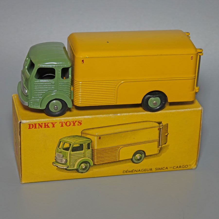 Dinky 33 AN Simca Cargo green-yellow