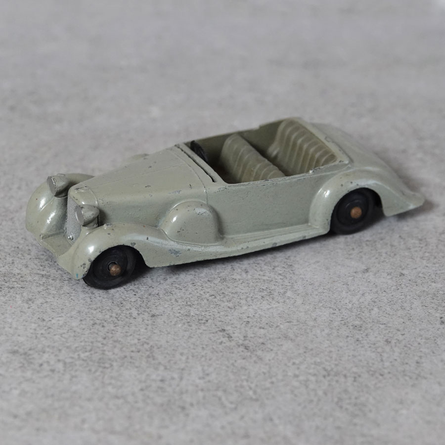 Dinky 38C Lagonda Sports Coupe light grey with mid-grey seat black hubs 