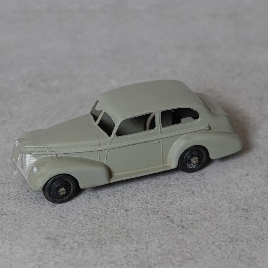 Dinky 39B Oldsmobile 6 Sedan grey