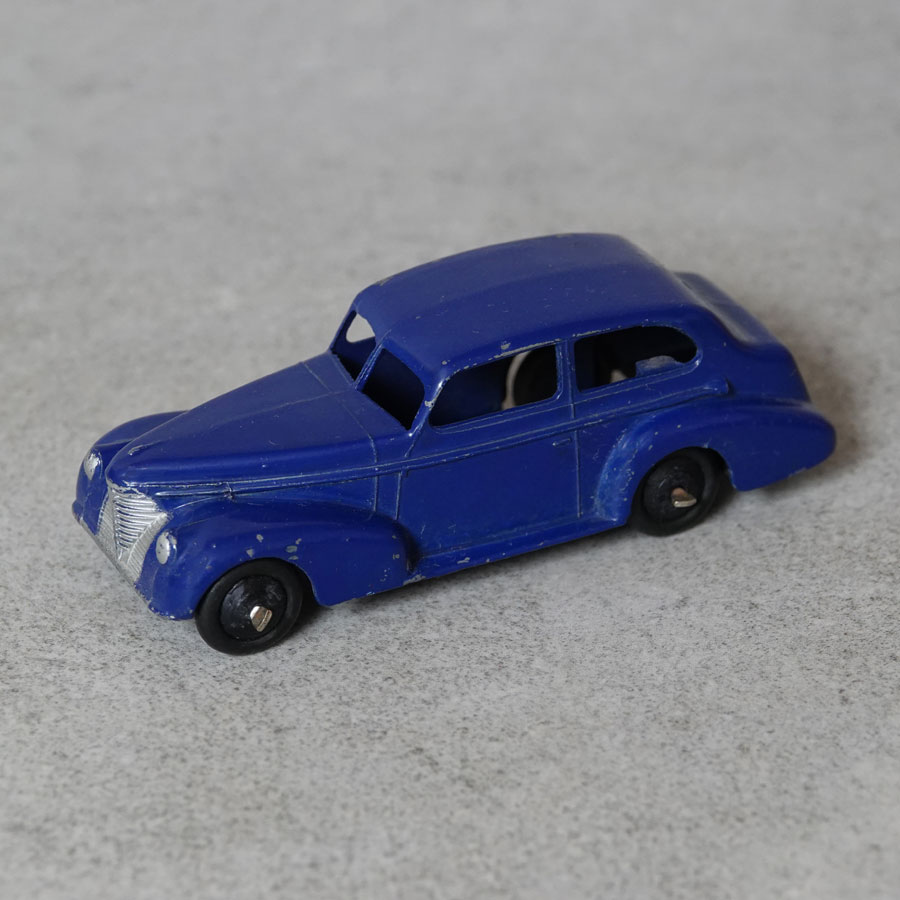 Dinky 39B Oldsmobile 6 Sedan Violet blue
