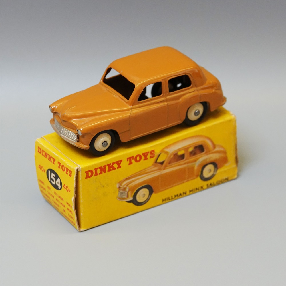 Dinky 40F/154 Hillman Minx saloon butterscotch & tan hubs