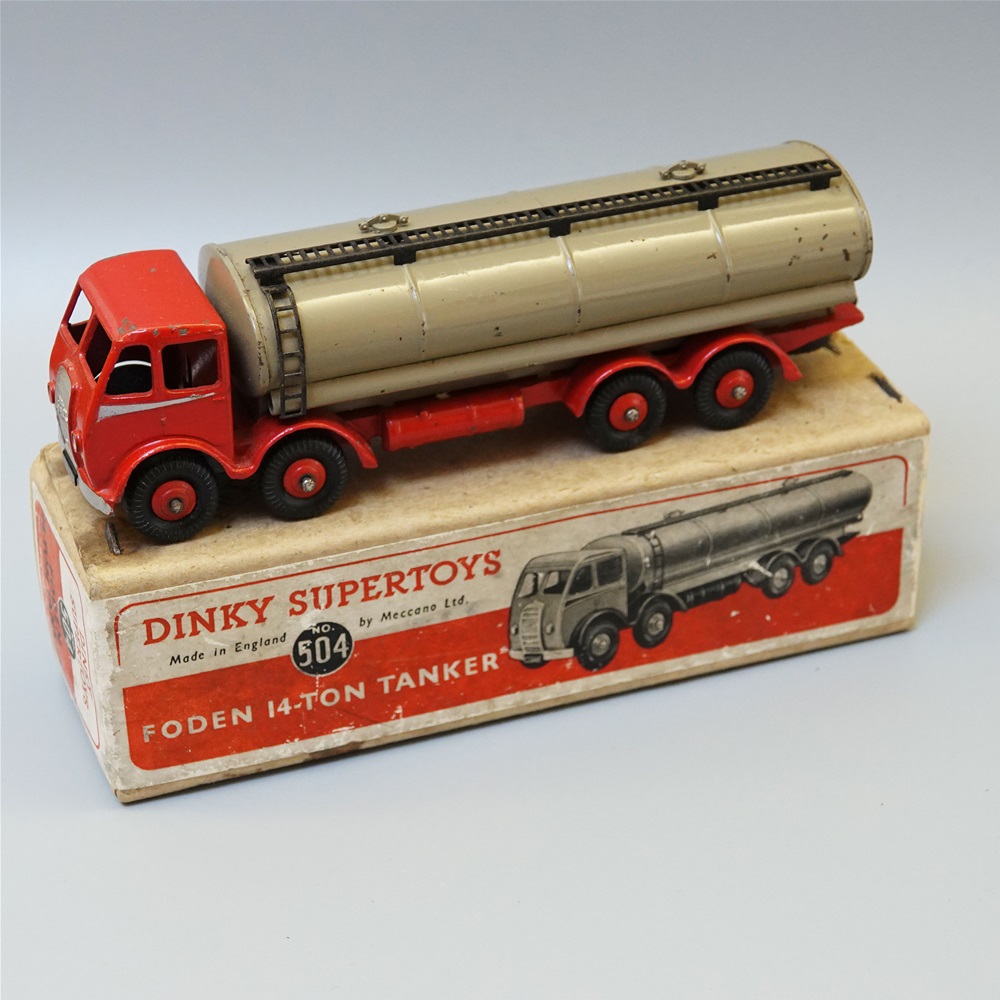 Dinky 504 Foden 14 ton tanker red / fawn
