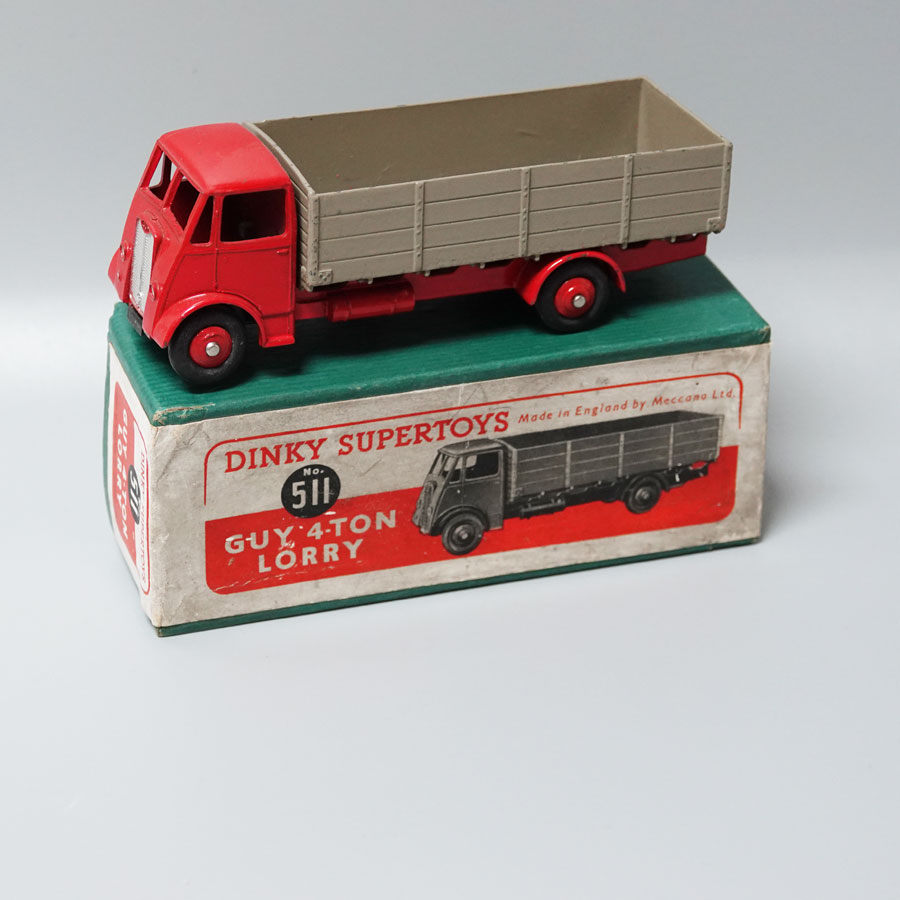 Dinky 511 Guy 4-Ton Lorry red cab fawn back
