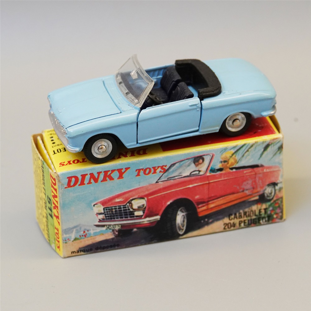 Dinky 511 Peugeot 204 Cabriolet blue