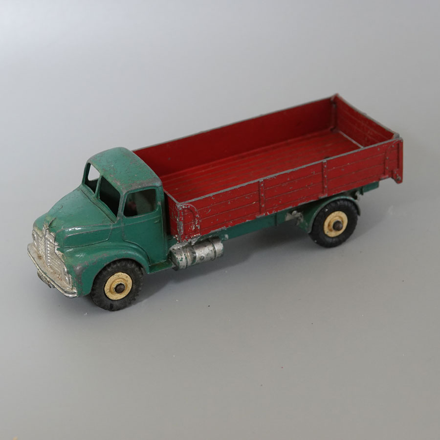 Dinky 532 Comet Wagon with Hinged Tailboard green and red