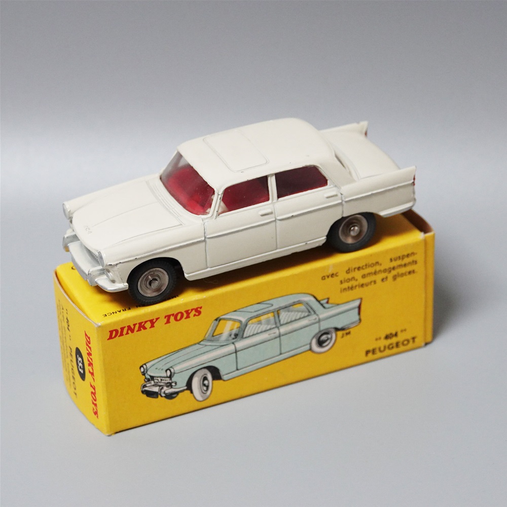 Dinky 553 Peugeot 404 pale cream red interior