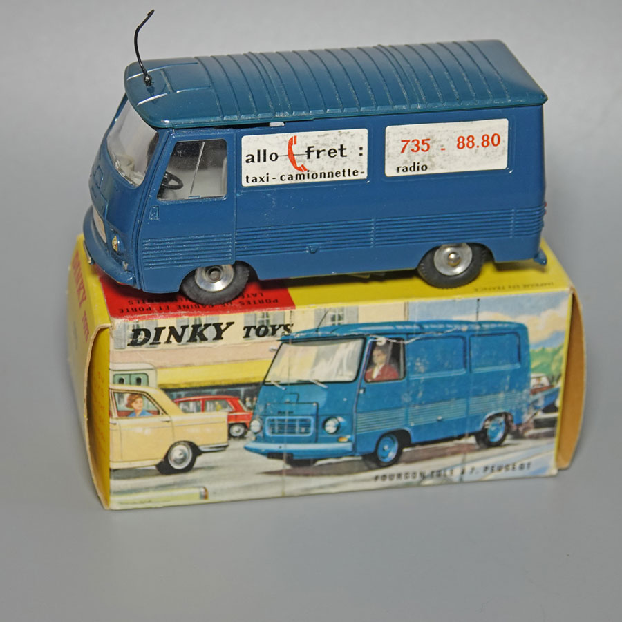 Dinky 570 Fourgon Tole J7 Peugeot ALLO FRET