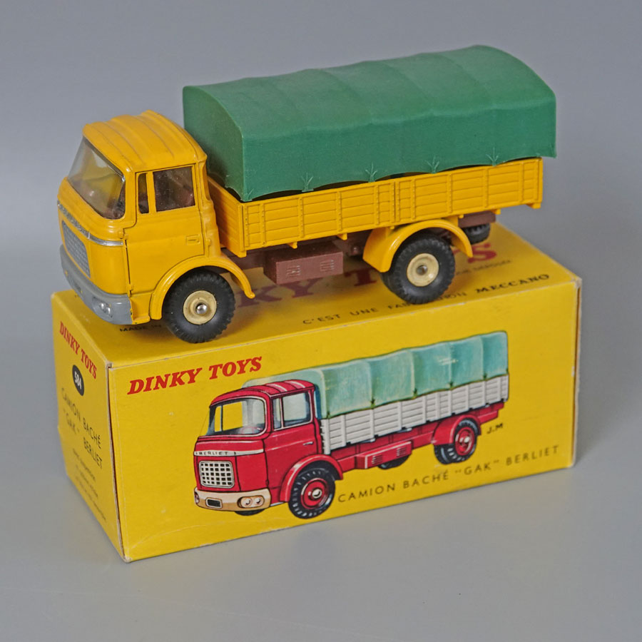Dinky 584 Berliet Covered Lorry picture box