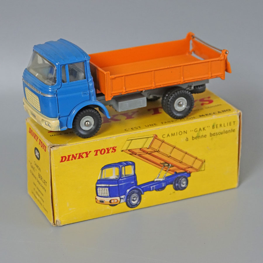 Dinky 585 Berliet Builders Lorry