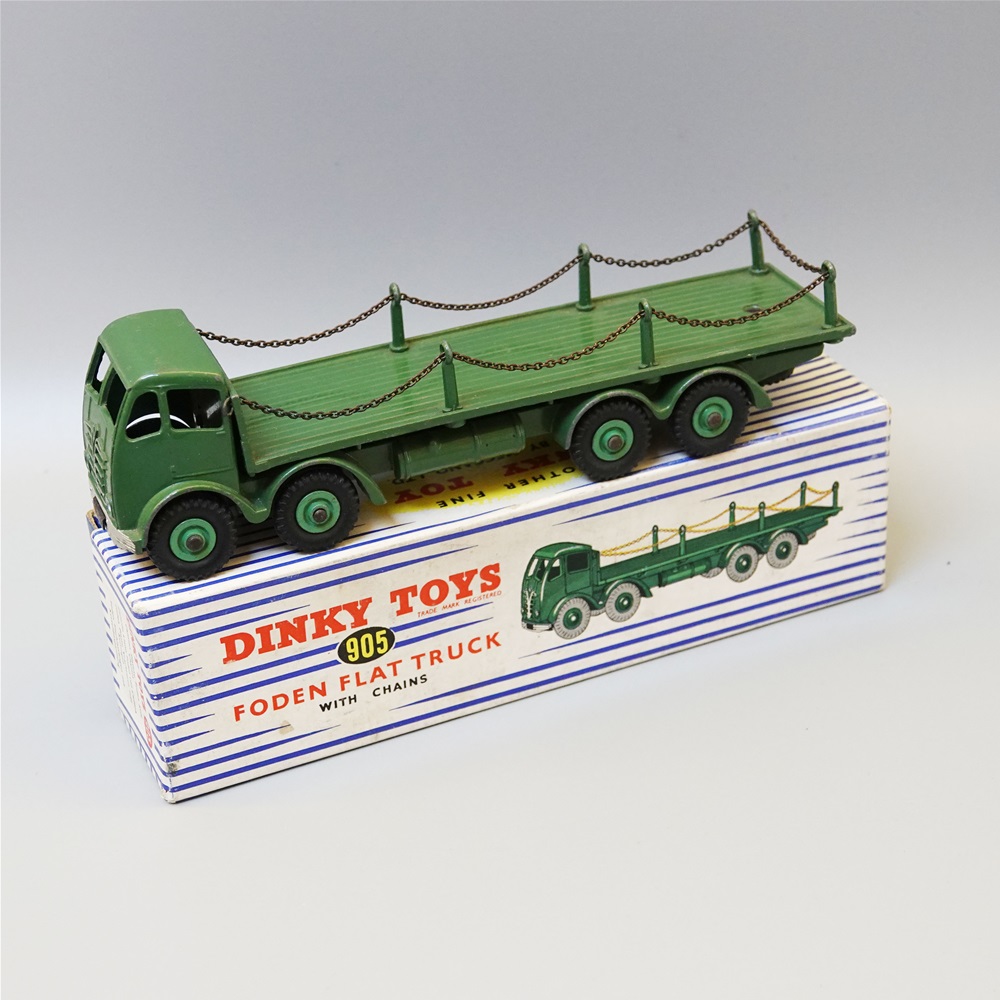 Dinky 905 Foden flat truck with chains in green