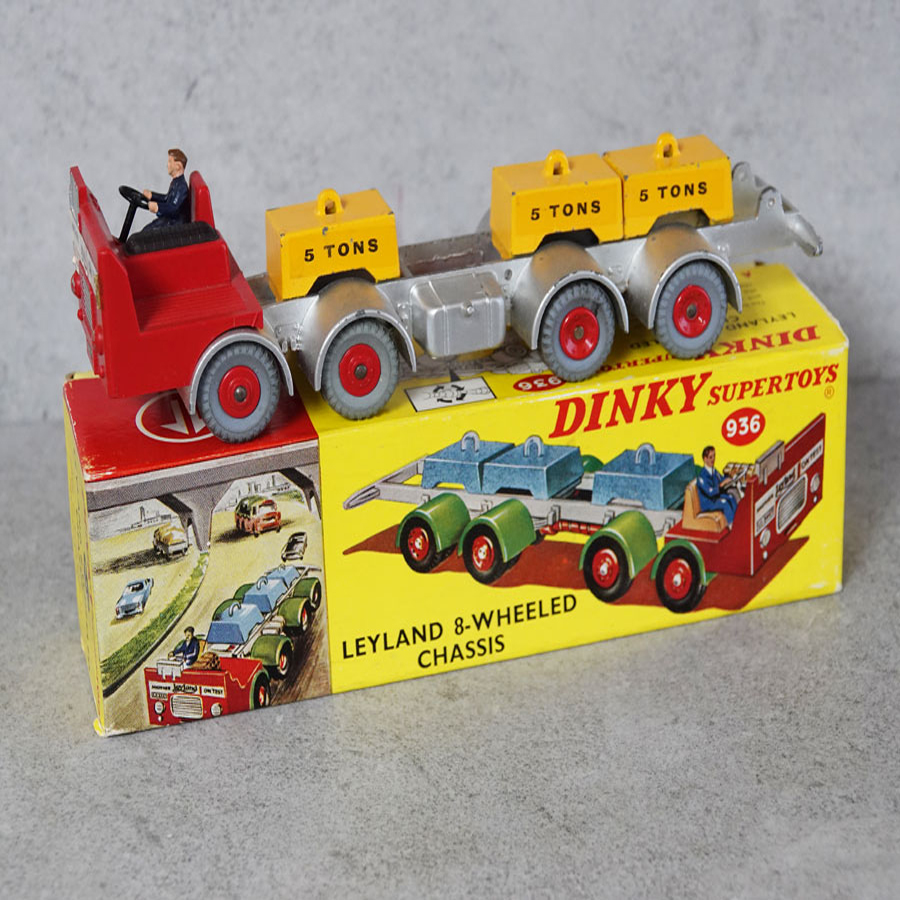 Dinky 936 Leyland 8-Wheeled Chassis
