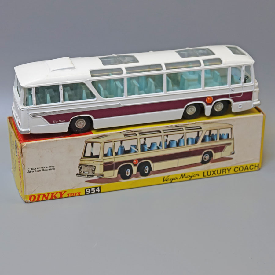 Dinky 954 Vega Major Luxury Coach light blue interior 