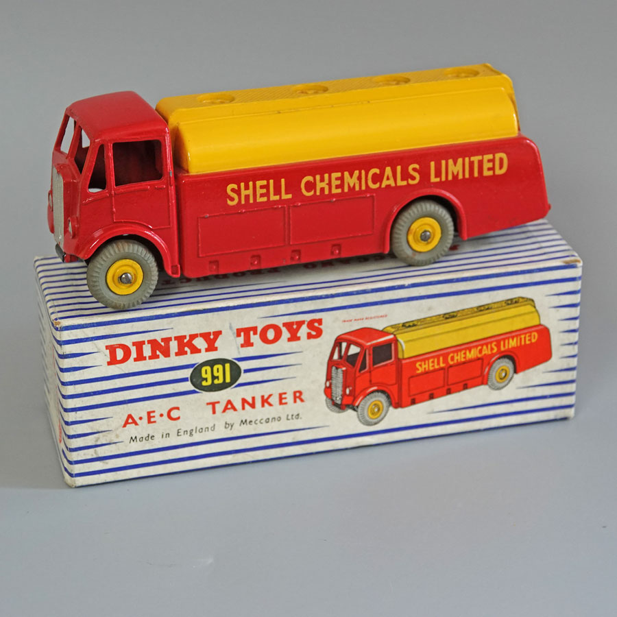 Dinky 991/591 AEC Tanker Shell Chemicals Limited Striped box