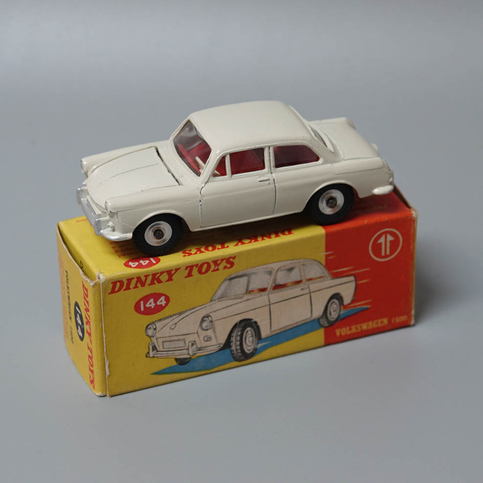 Dinky 144 Volkswagen 1500 off white