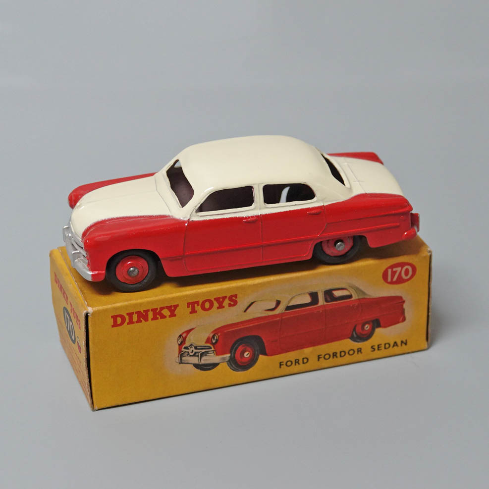Dinky 170 Ford Fordor Sedan red & cream highline