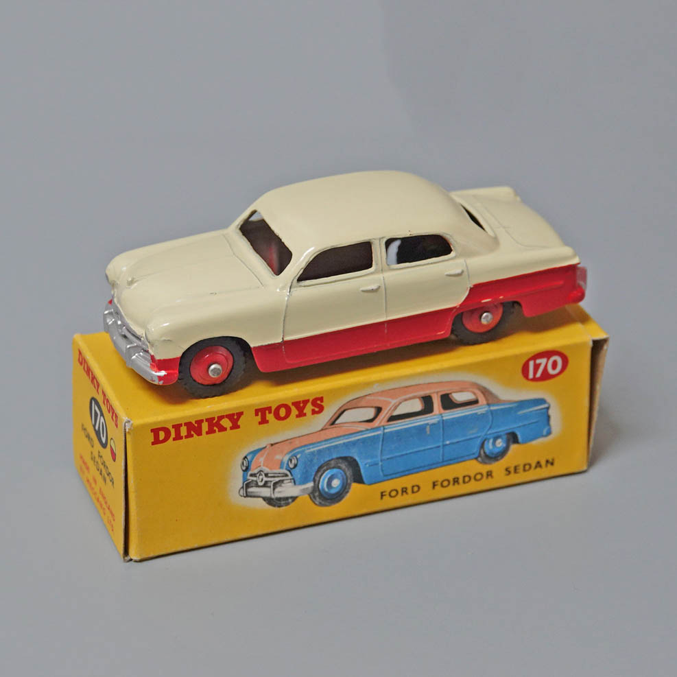 Dinky 170 Ford Fordor Sedan red & cream lowline