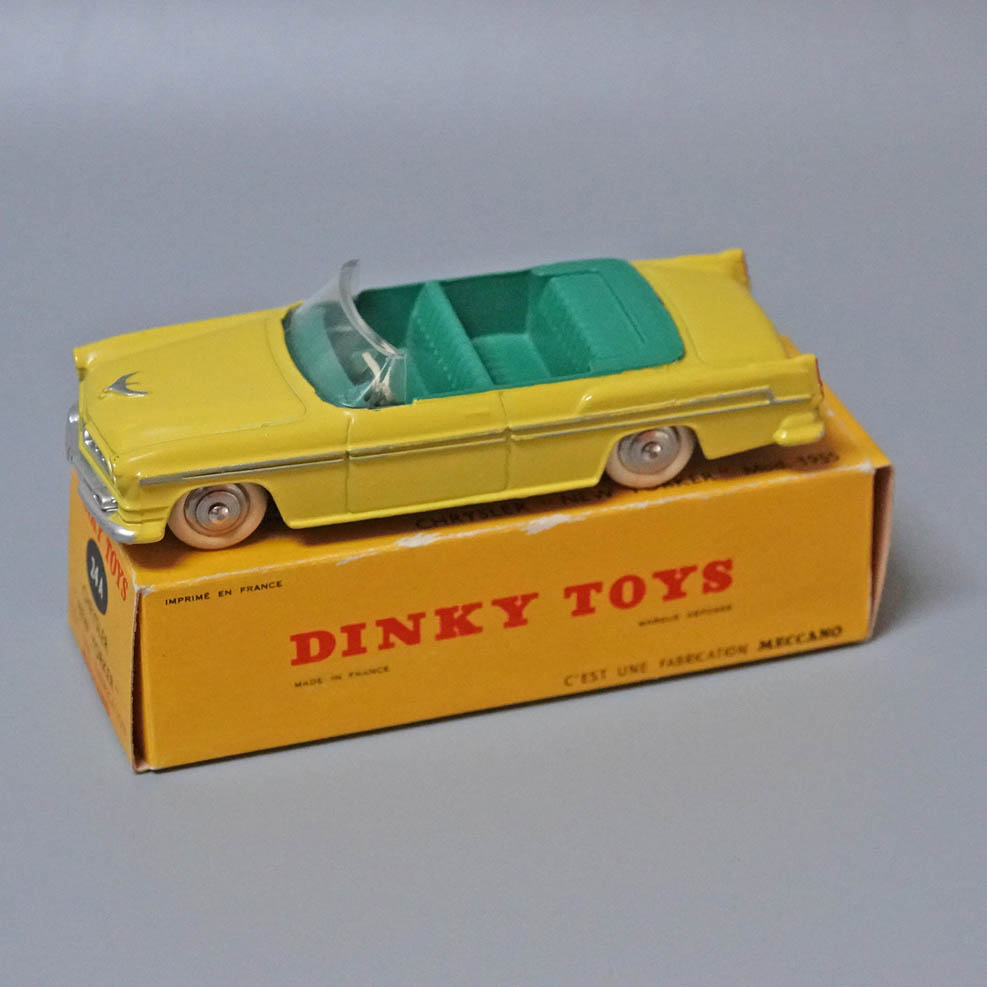 Dinky 24A Chrysler New Yorker in yellow green interior gloss base