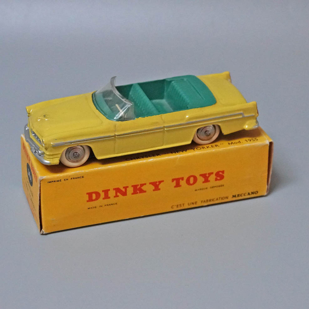 Dinky 24A Chrysler New Yorker in yellow green interior matt base