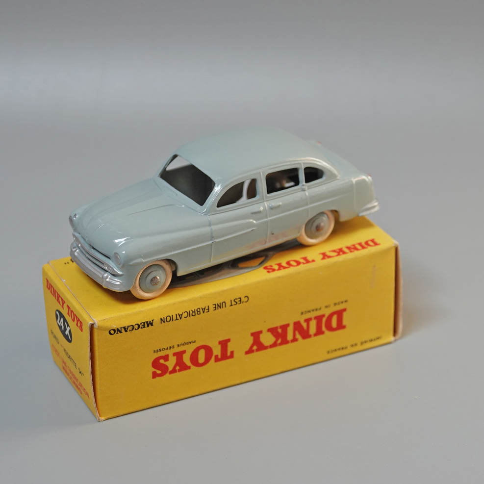 Dinky 24X Ford Vedette 54 in grey