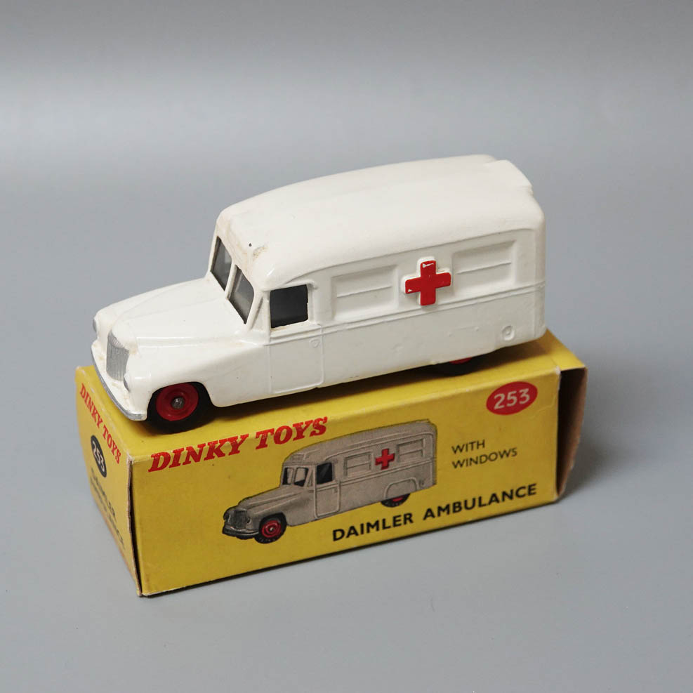 Dinky 253 Daimler ambulance off white