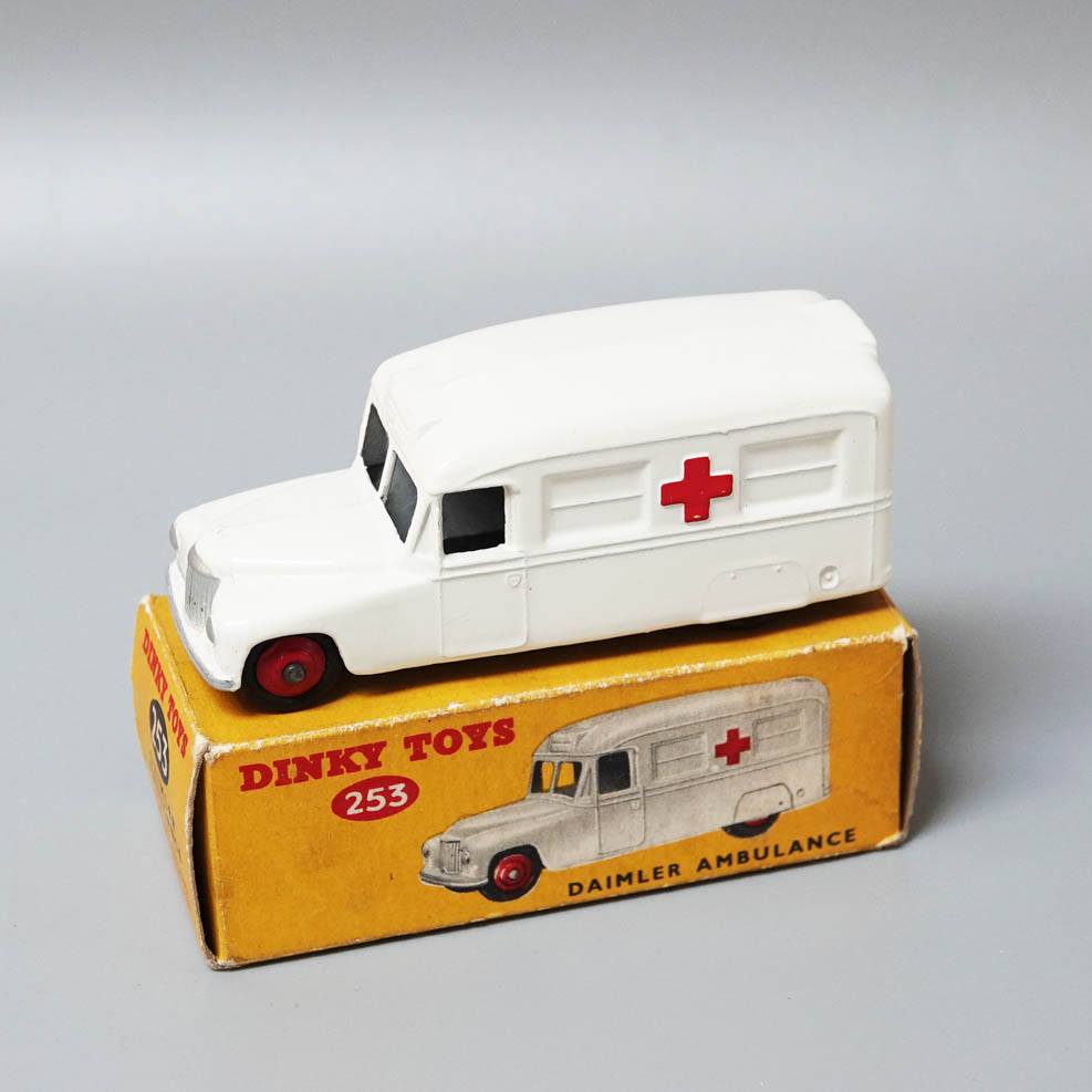 Dinky 253 Daimler ambulance  Gloss White