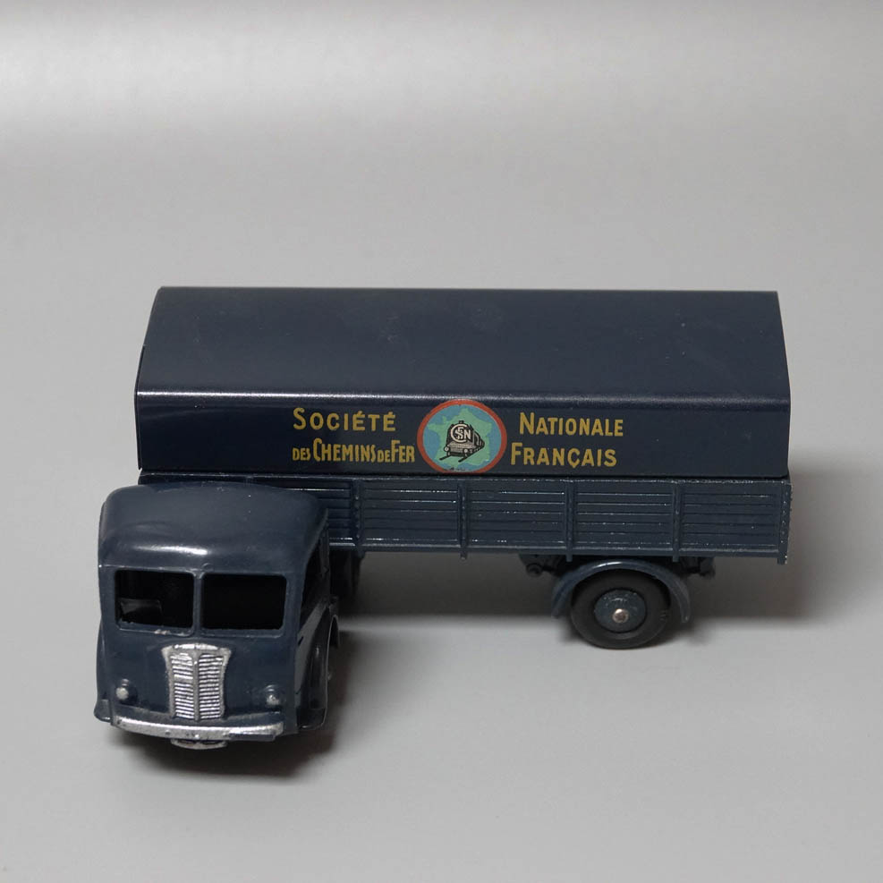 Dinky 32AB Panhard SNCF in dark blue