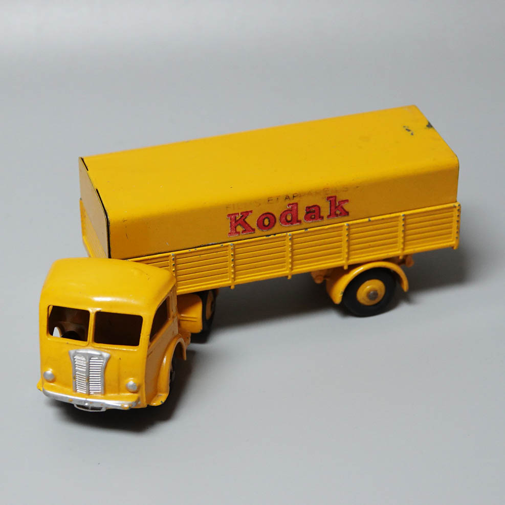 Dinky 32AJ Panhard Kodak in yellow 